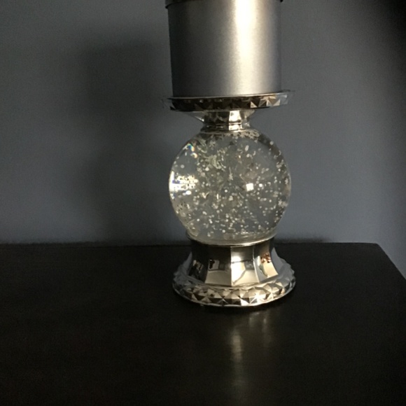 Bath & body Works 3 wicker candle Pedestal Water Globe - Picture 9 of 10